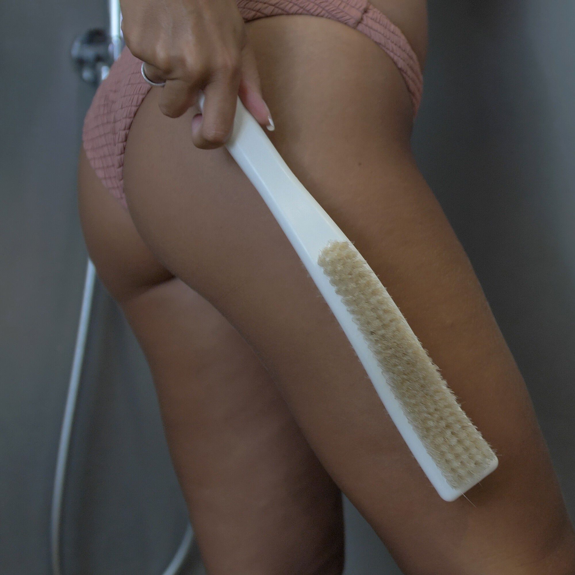 Brosse ergonomique spéciale dos
