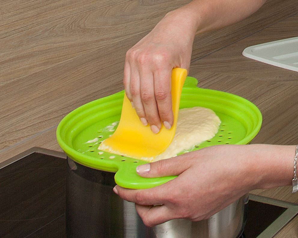 Muxel Spätzlehobel Das Spätzlewunder DUO von Muxel® Die Alternative, Kunststoff, (Set, 4-St., Spätzlebrett in groß und klein mit Teigschaber und Rezeptheft), Leicht zu reinigen