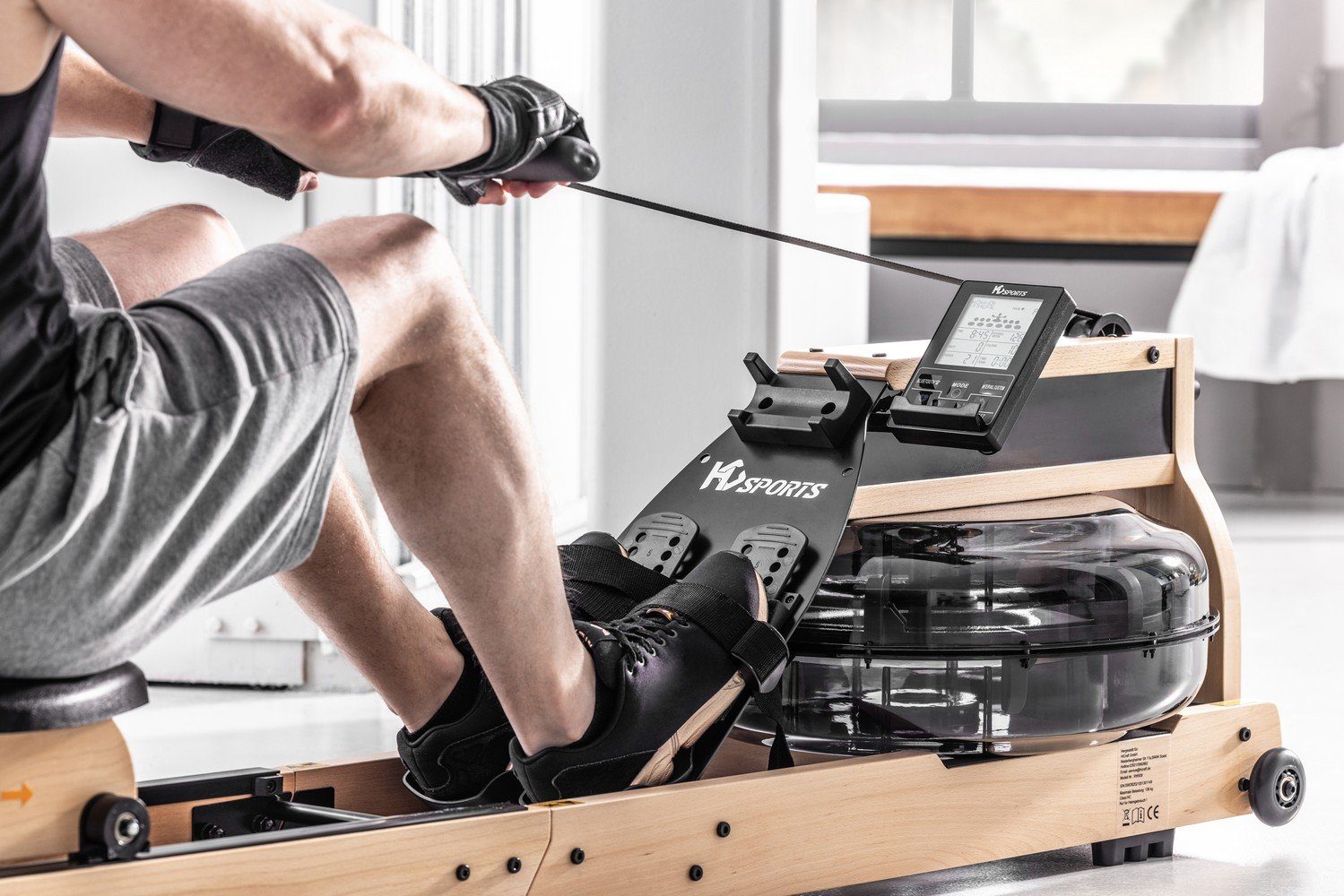 CHILLROI Rudergerät Holz Wasser Rudergerät hellbraun inkl. Brustgurt mit Wasserwiderstand (1 Stück, Wasserpumpe, 3x Chlortabletten, Bedienungsanleitung, Brustgurt), Klappbar, Bluetooth Verbindung mit Fitness-App