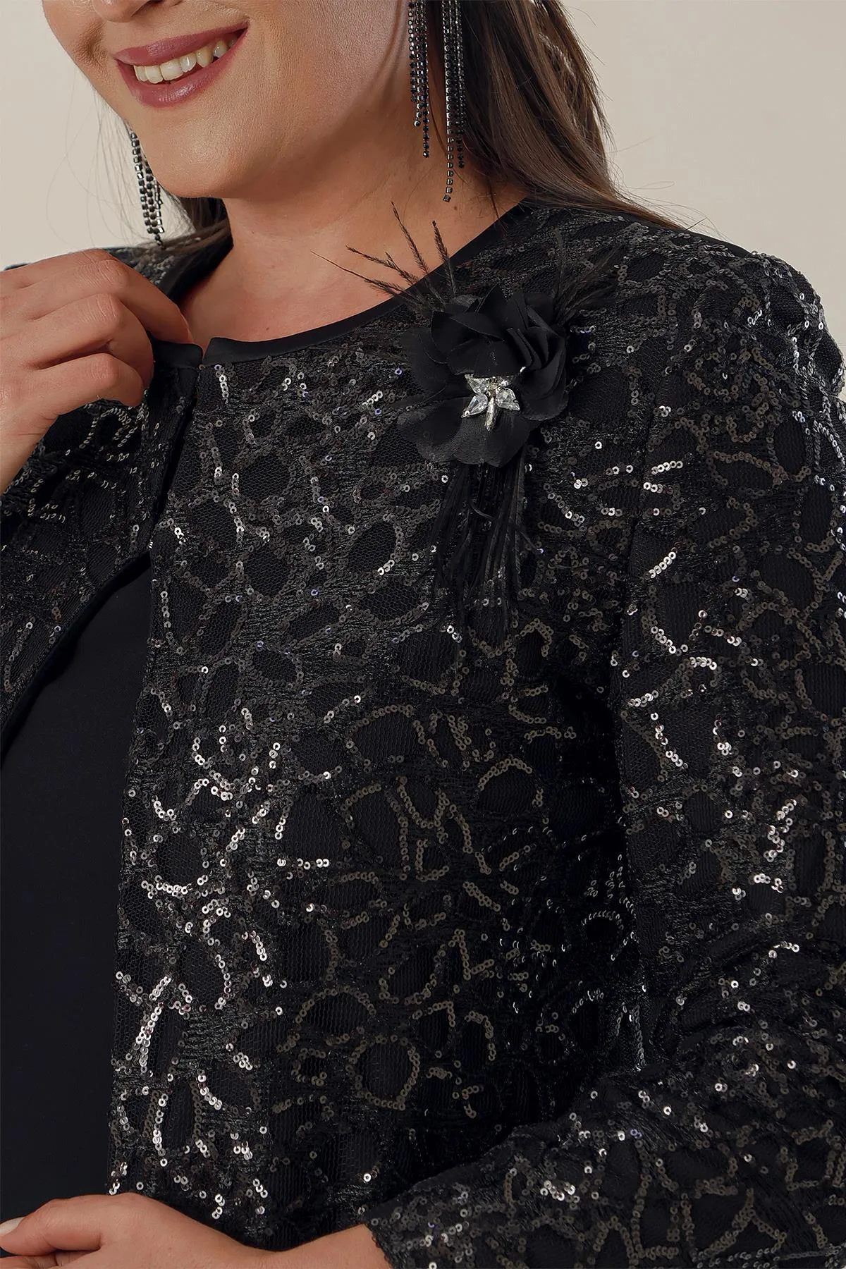 By Saygı  Langes Kreppkleid mit Halbmondärmeln und paillettenbesetztem Kaftan-Futter an den Ärmeln und vorne, 2-teiliges Set in Übergröße