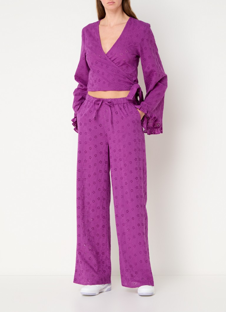 Pantaloni a vita alta e gamba larga ricamati del marchio Refined Department.