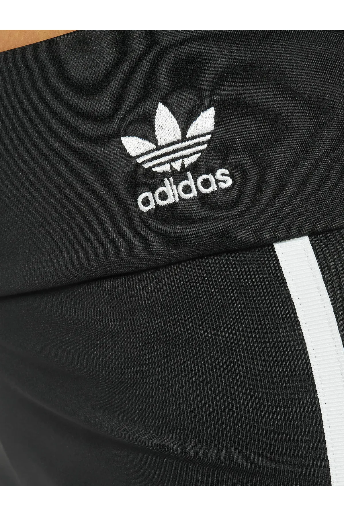 adidas  Damen adidas Kurze Leggings