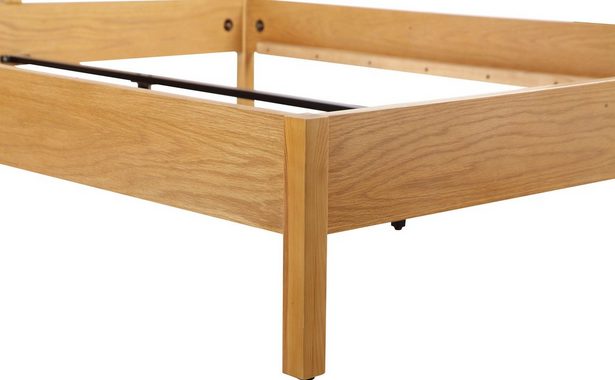 COUCH Holzbett Feines Geflecht, Wiener Geflecht im Kopfteil