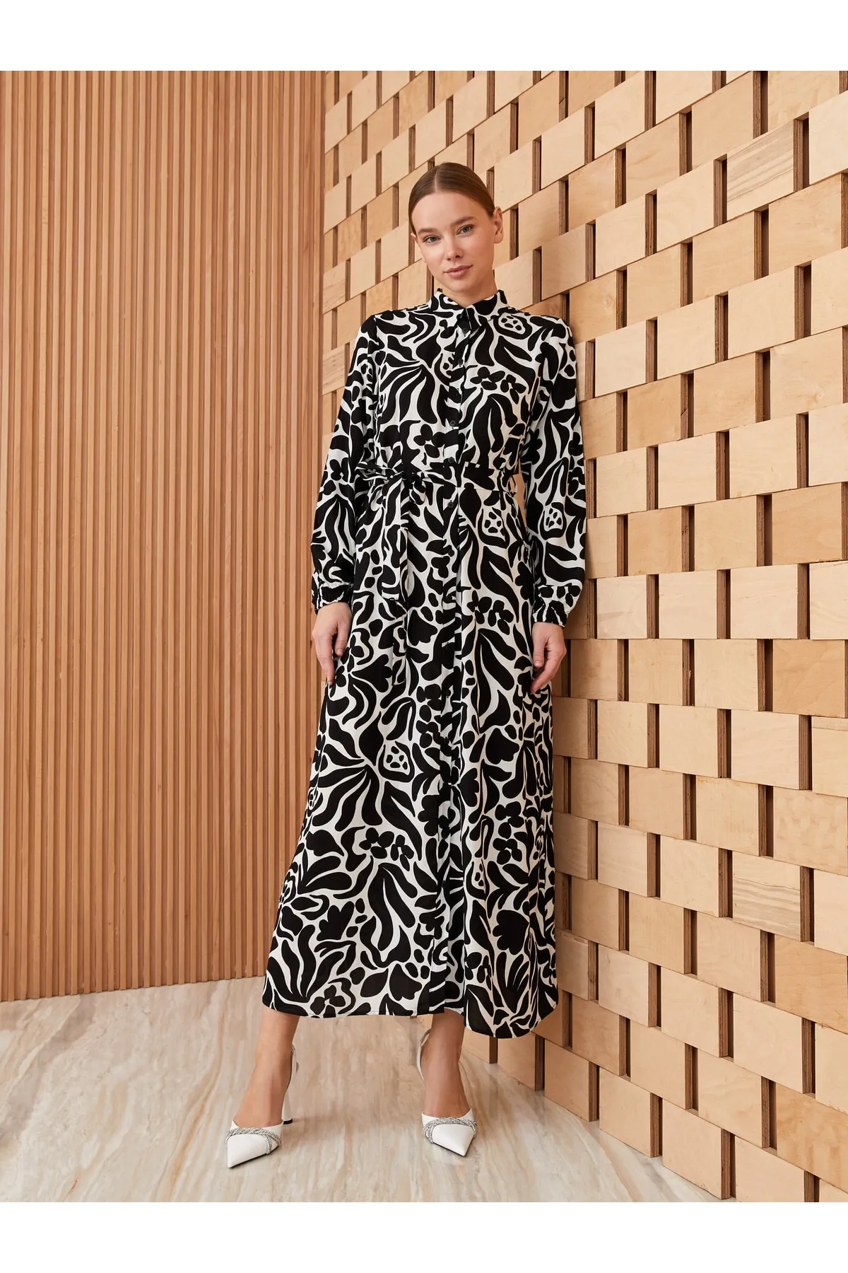 LC Waikiki  Gemustertes Langarm-Damenkleid mit Hemdkragen