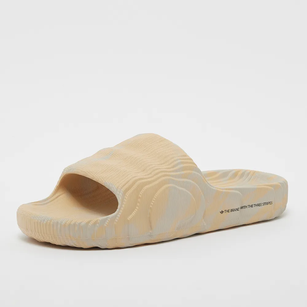 adidas adilette 22 Badelatschen IE7758 / braun