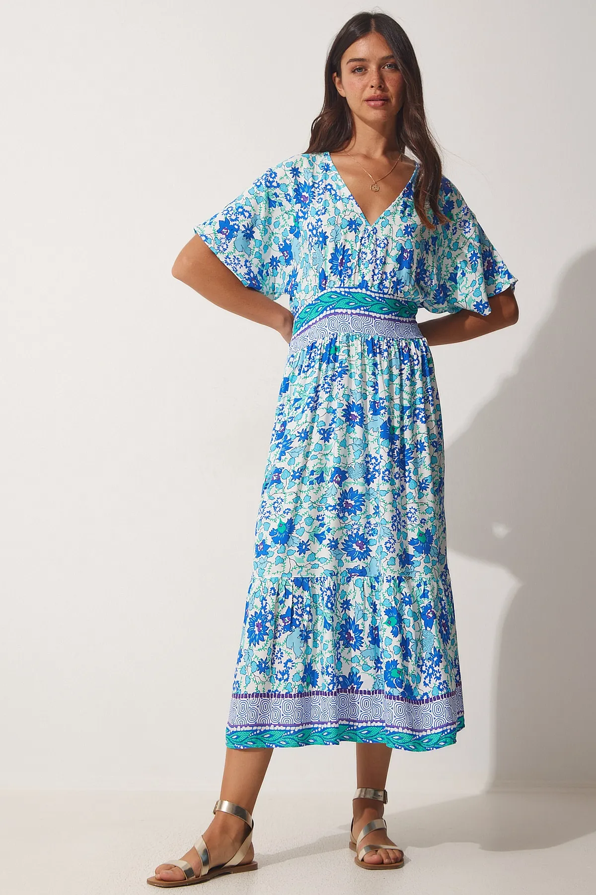 Happiness İstanbul  Blaues Damen-Sommerkleid aus Viskose mit V-Ausschnitt und Blumenmuster HF00435