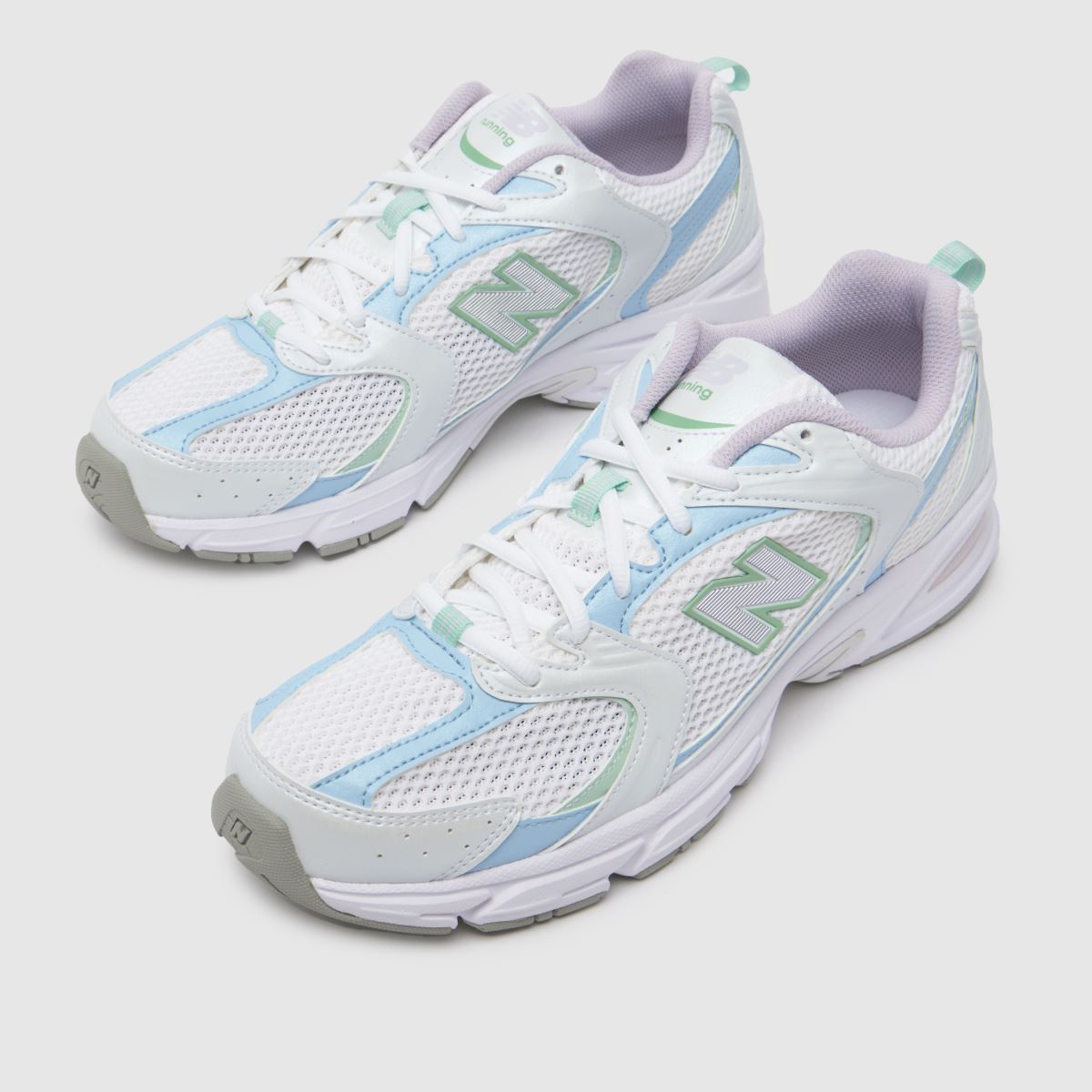 New Balance 530 träningsskor i vitt och flerfärgat blått