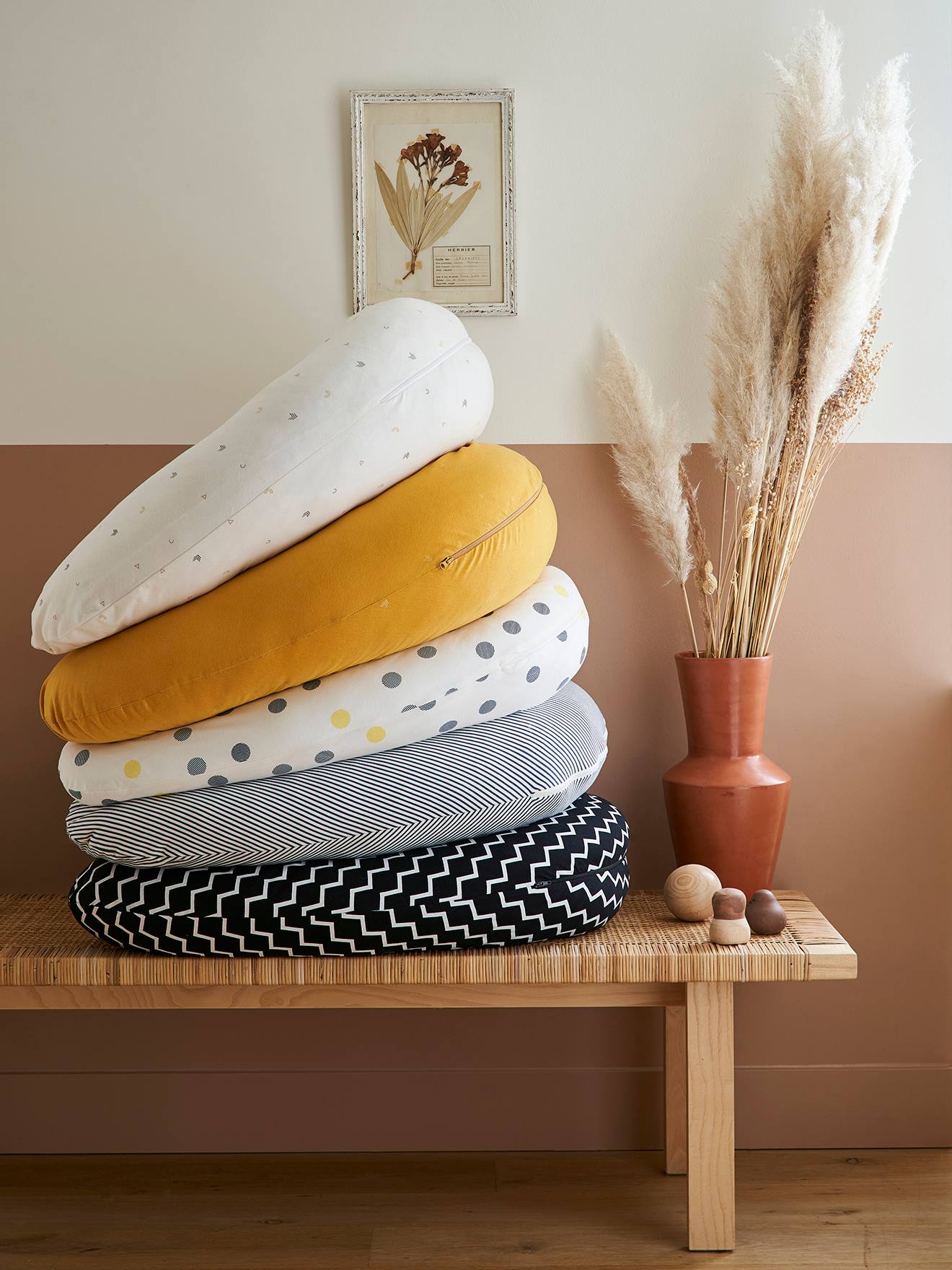 Coussin d'allaitement + housse de protection VERTBAUDET ivoire graphique