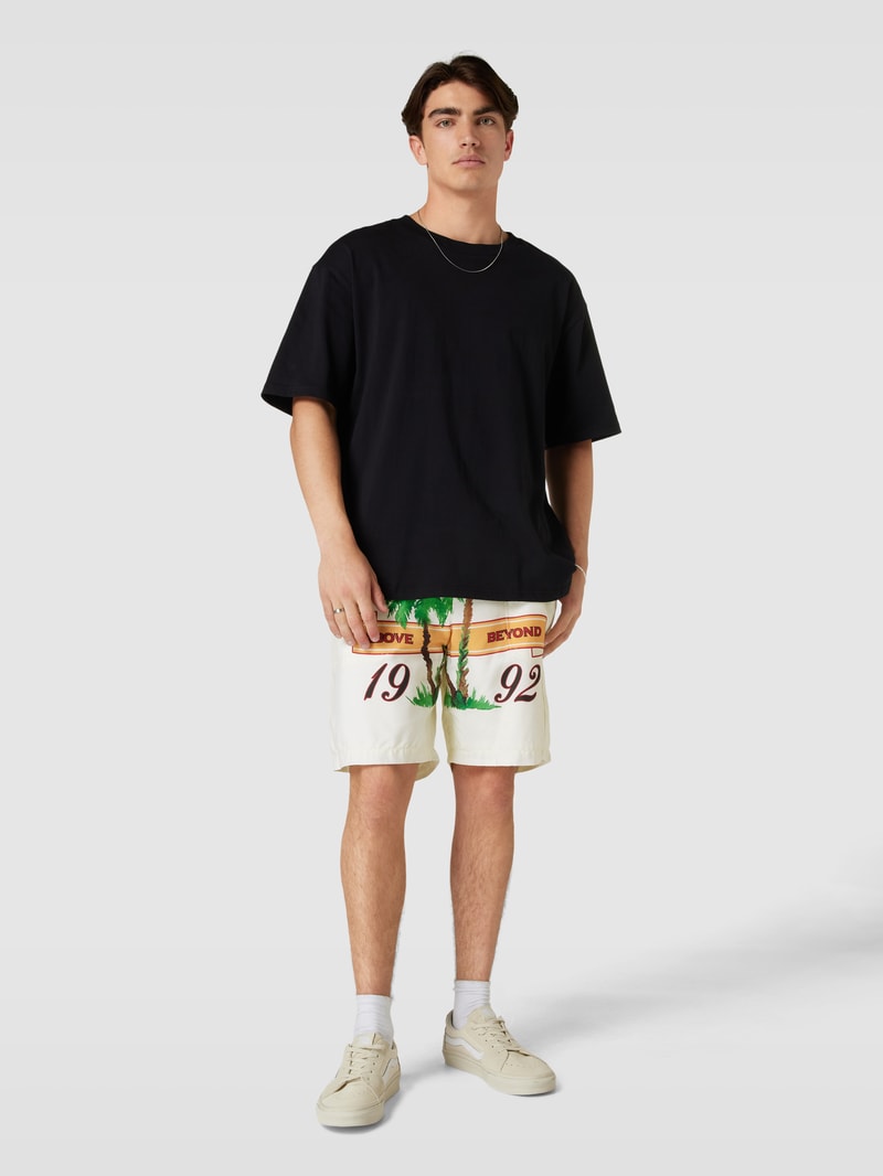 Shorts aus Viskose mit Allover-Muster in offwhite