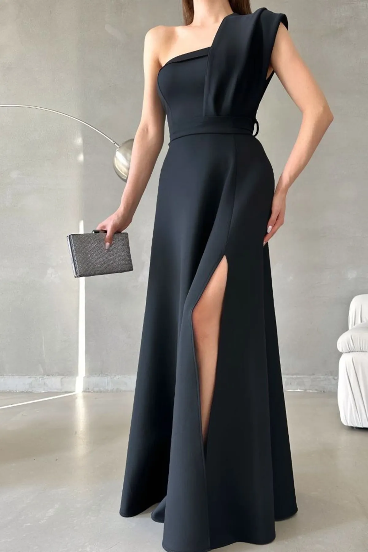 lovebox  Schwarzes Maxi-Abendkleid aus dehnbarem Taucherstoff mit einer Schulter und Schlitz 582754