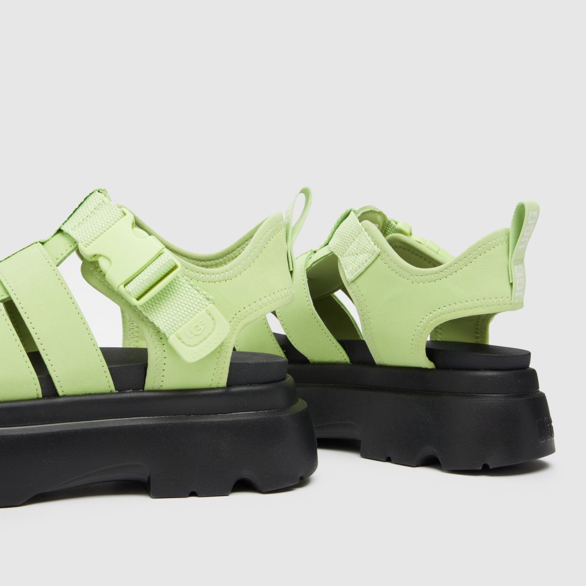 UGG Cora szandál hernyó mintával