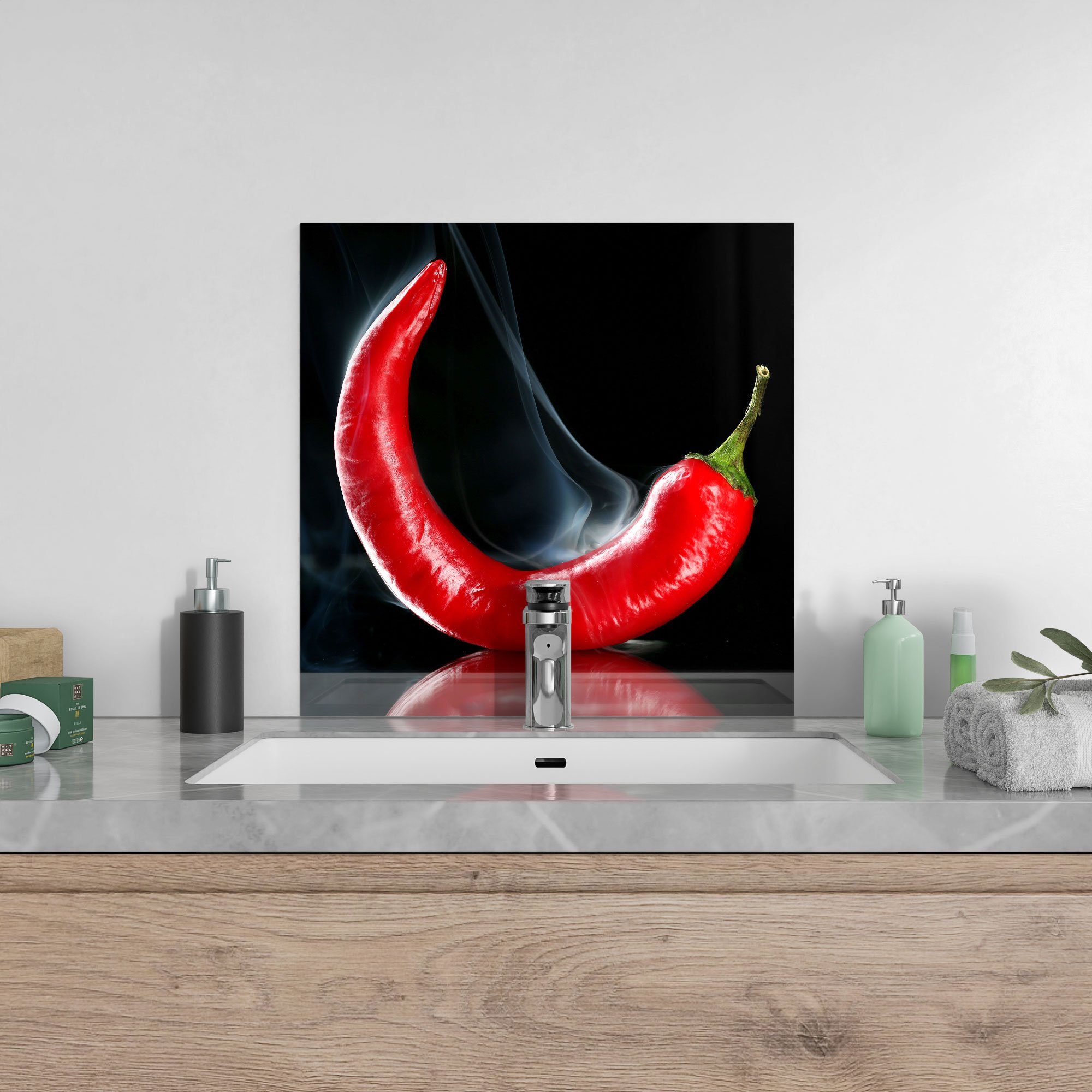 DEQORI Küchenrückwand 'Feurige Chilischote', Glas Spritzschutz Badrückwand Herdblende