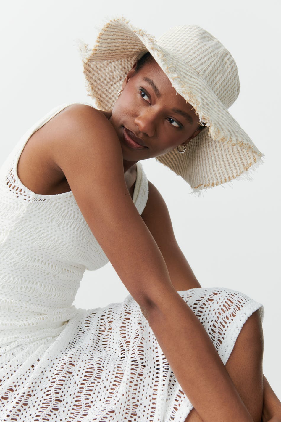 Wide brim hat