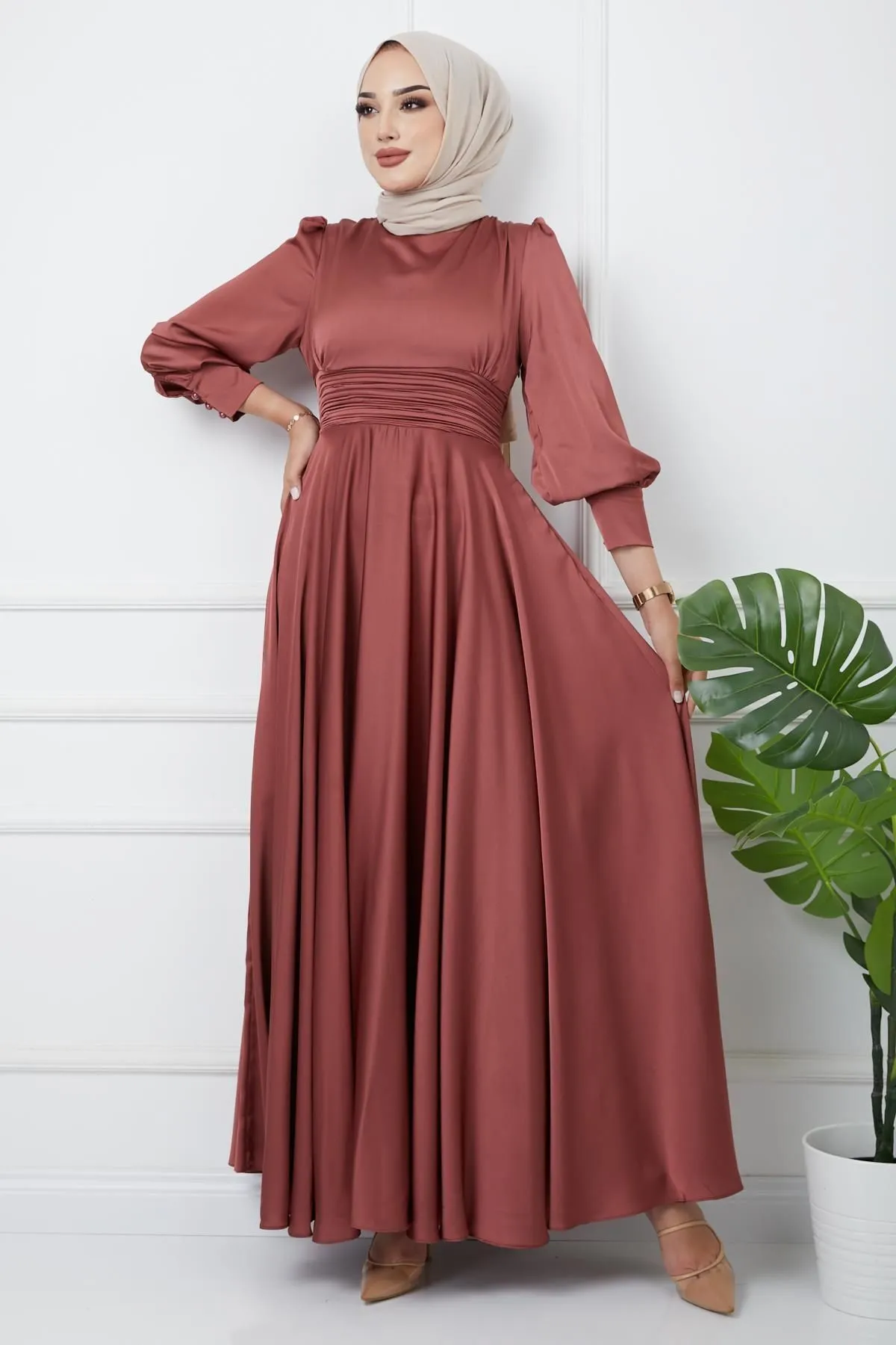 Olcay  Abendkleid mit Taillenfalten und Gürtel, Rose 1595
