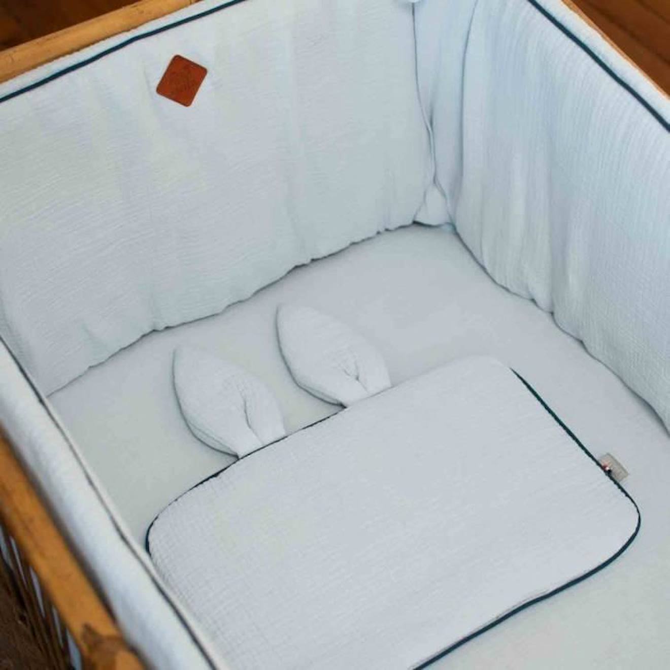 Drap housse uni en gaze de coton Bleu 60x120 bleu