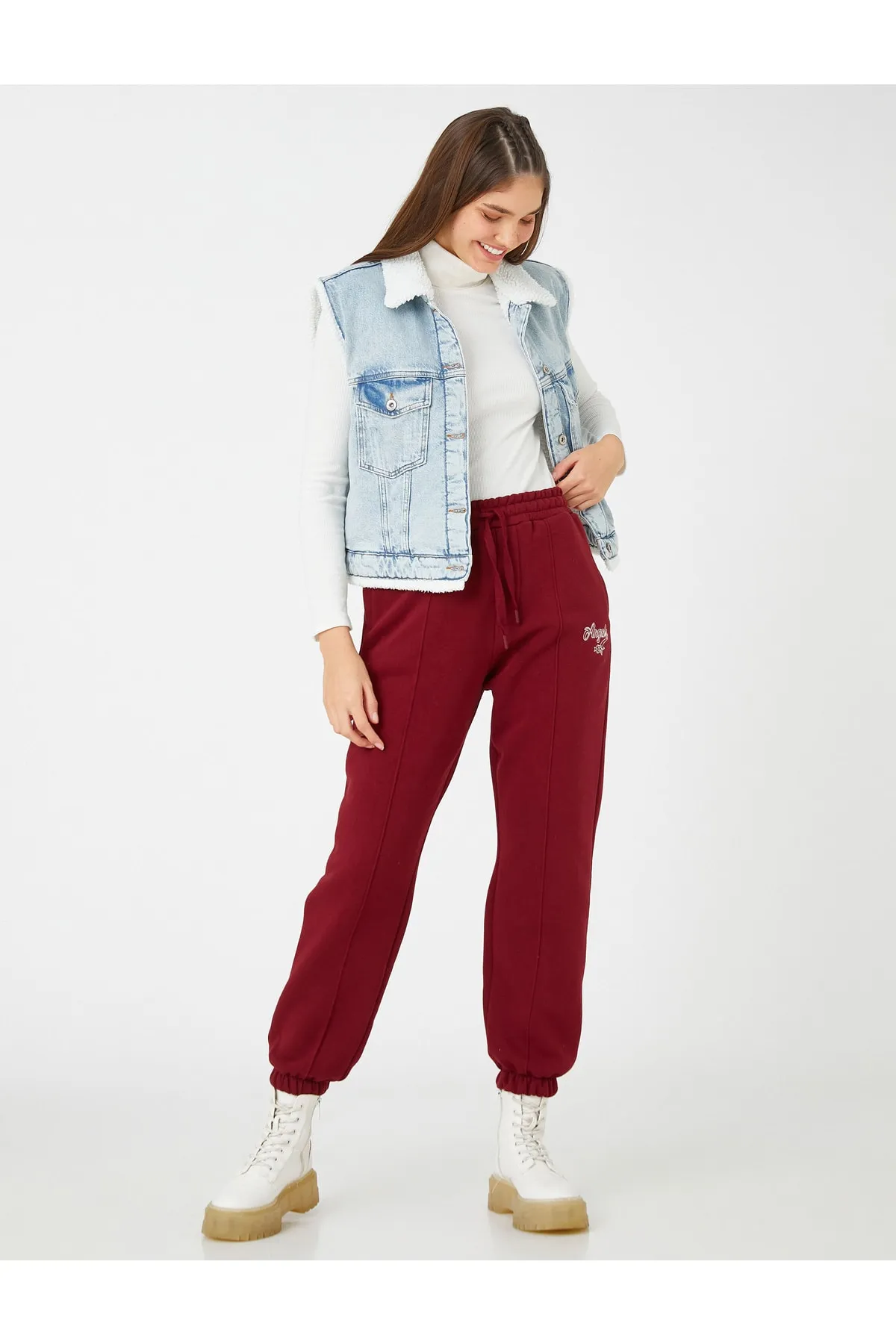 Koton  Jogger-Jogginghose mit Taschendetail, geschnürter Taille und Fleece-Innenseite
