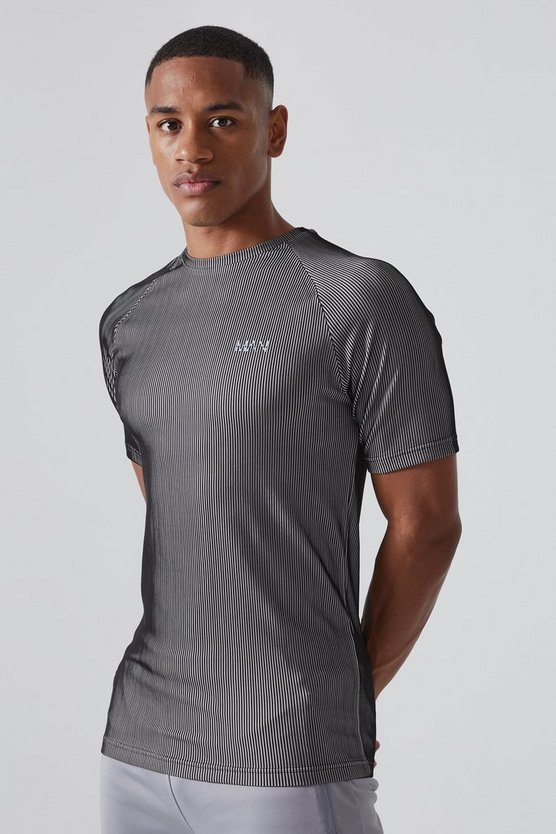 Geripptes Man Active Muscle-Fit Raglan T-Shirt
