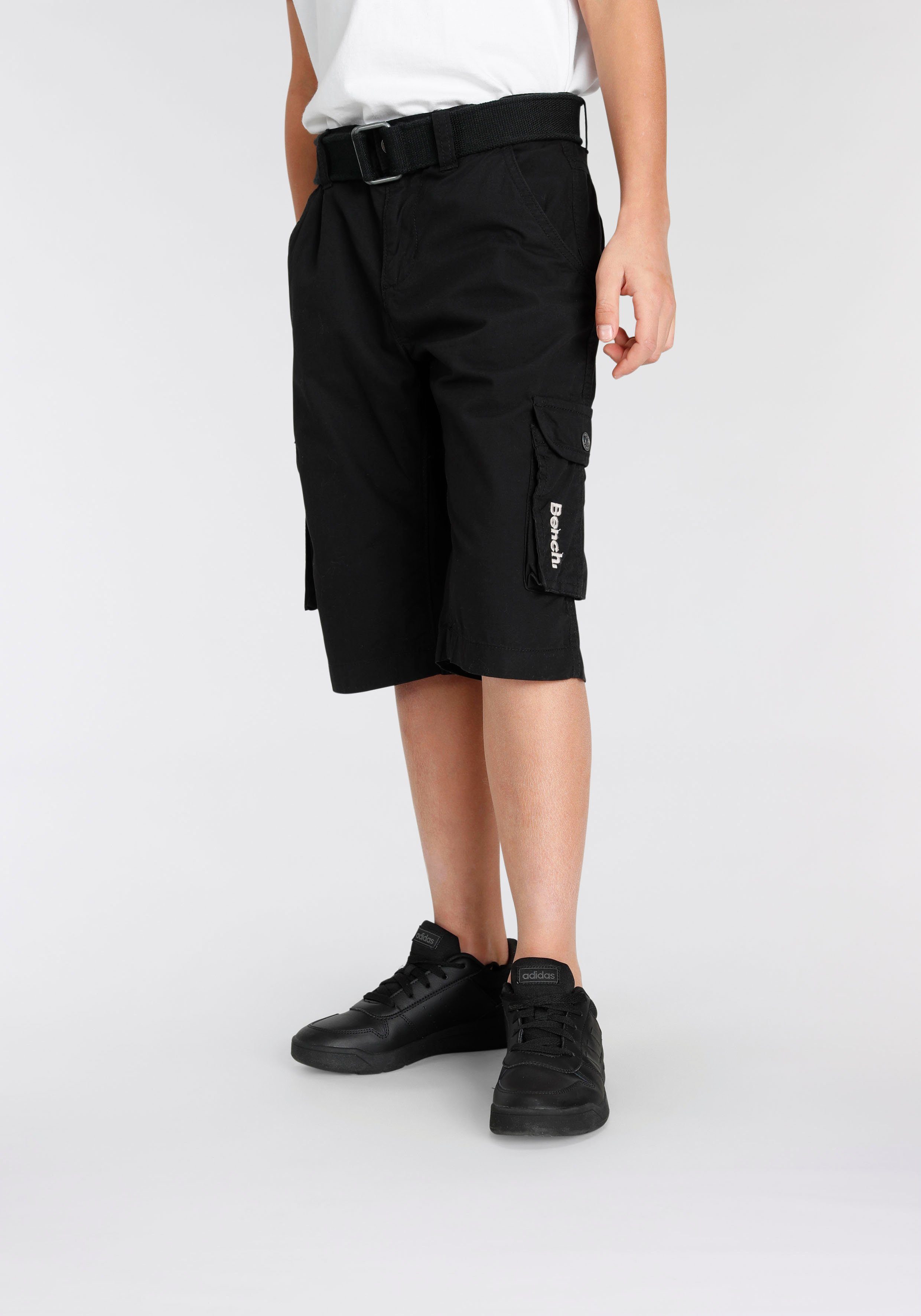 Bench. Bermudas (Set, 2-tlg., mit Gürtel) mit vielen Taschen und Gürtel