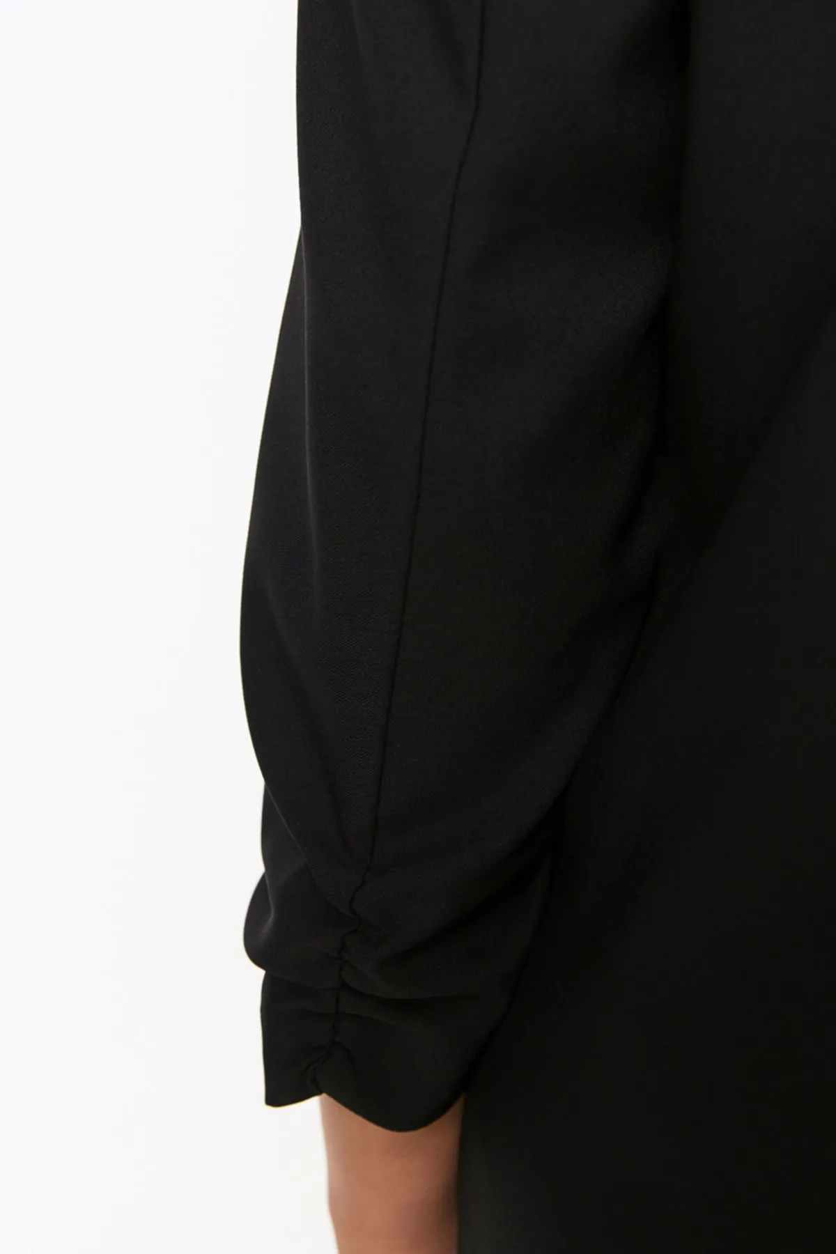 Trendyol Curve  Schwarze Jacke mit Kragendetail