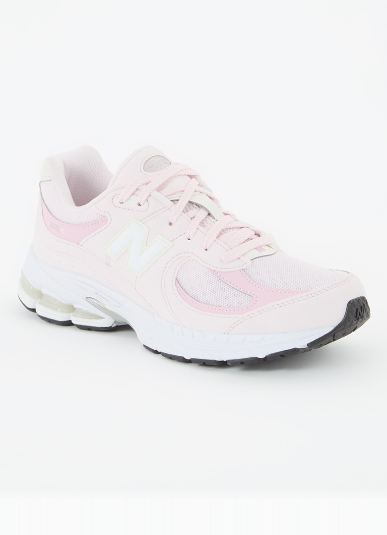 Teniși New Balance 2002R cu detalii din plasă