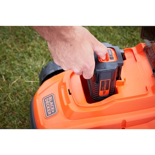 Cortacésped Black & Decker BCMW3336N-XJ de 36 voltios (baterías y cargador no incluidos) de 33 cm