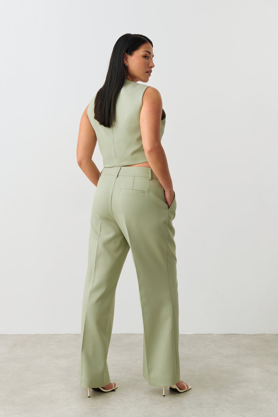 Low waist trousers