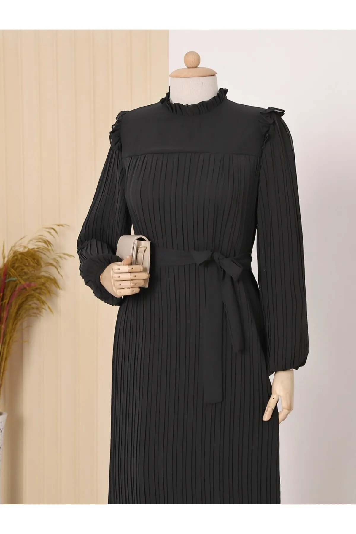 Modamorfo  Plissiertes Kleid mit vorderem Gewand, Ärmeln und Body
