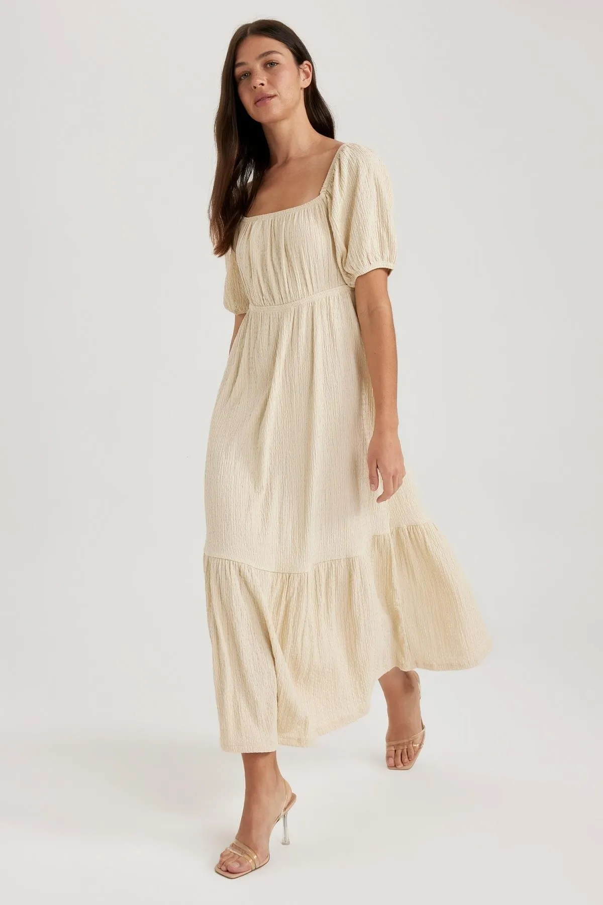 DeFacto  Babydoll-Midikleid mit eckigem Ausschnitt und Wickeldesign, kurzen Ärmeln, A6201ax23sm