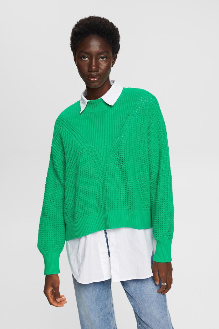 Weiter Pullover mit Stehkragen