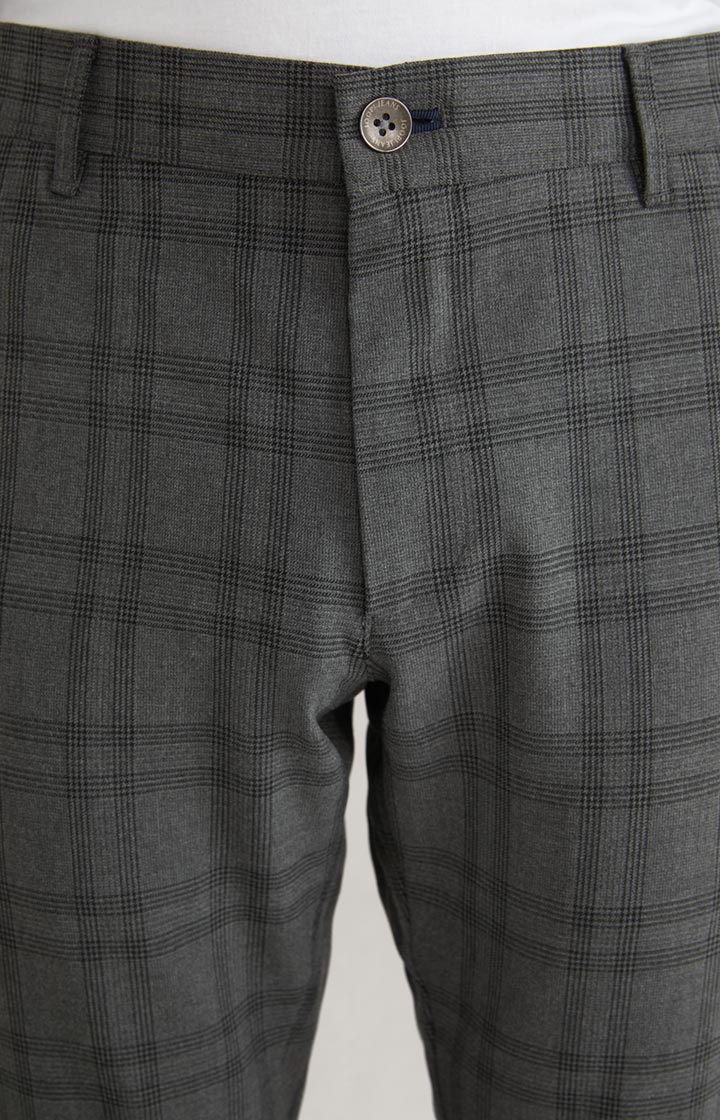 Chino Matthew in Grau kariert
