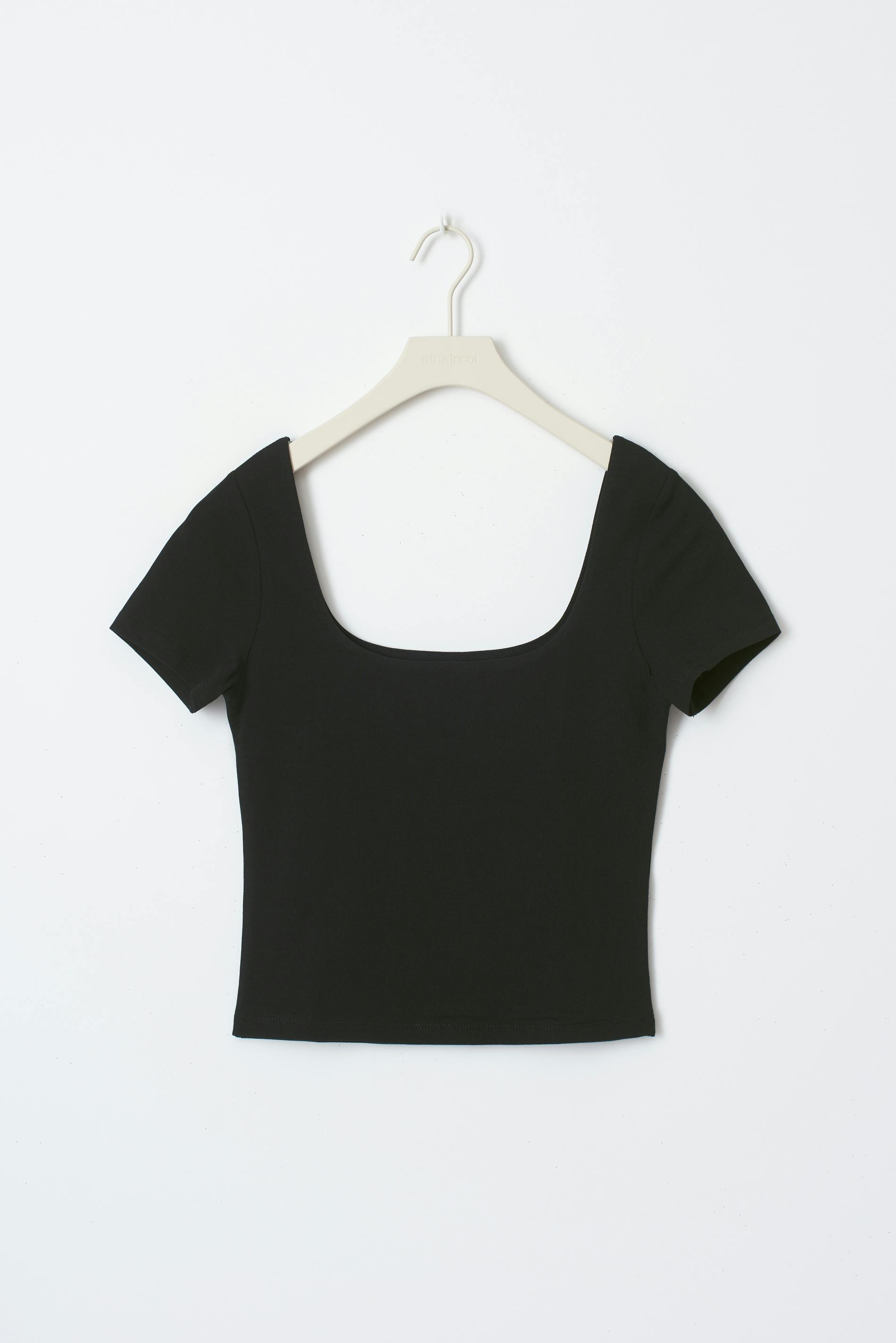 Short sleeve tight top