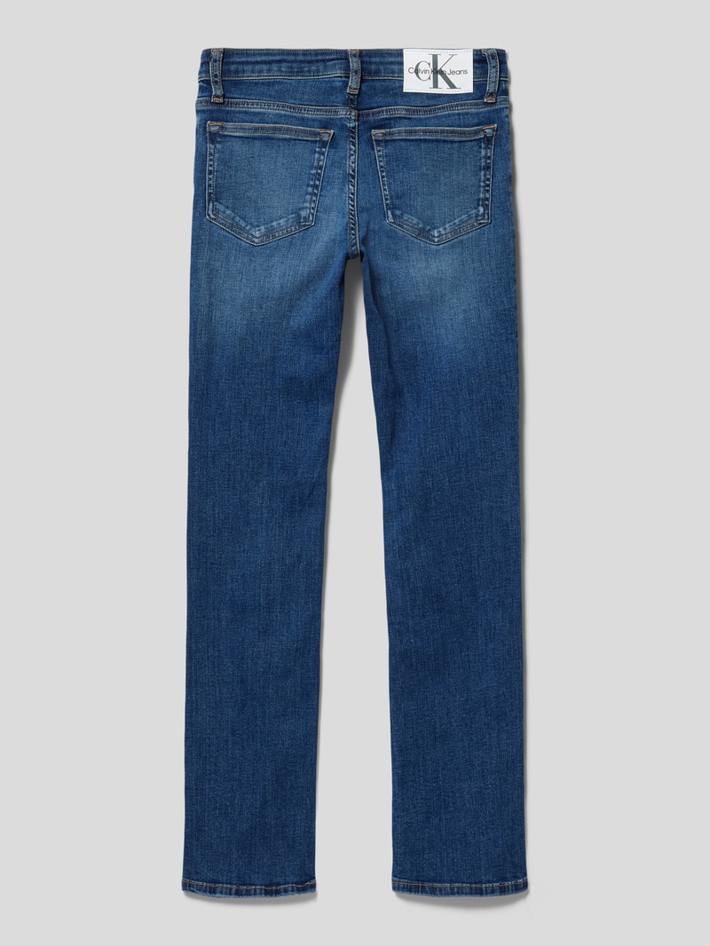 Flared Cut Jeans mit Label-Patch in dunkelblau