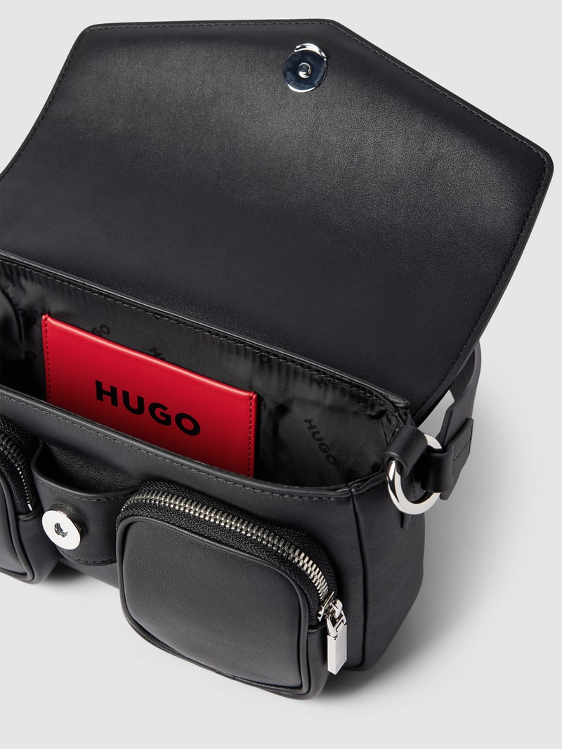Schultertasche mit Label-Prägung Modell 'Bel' in black