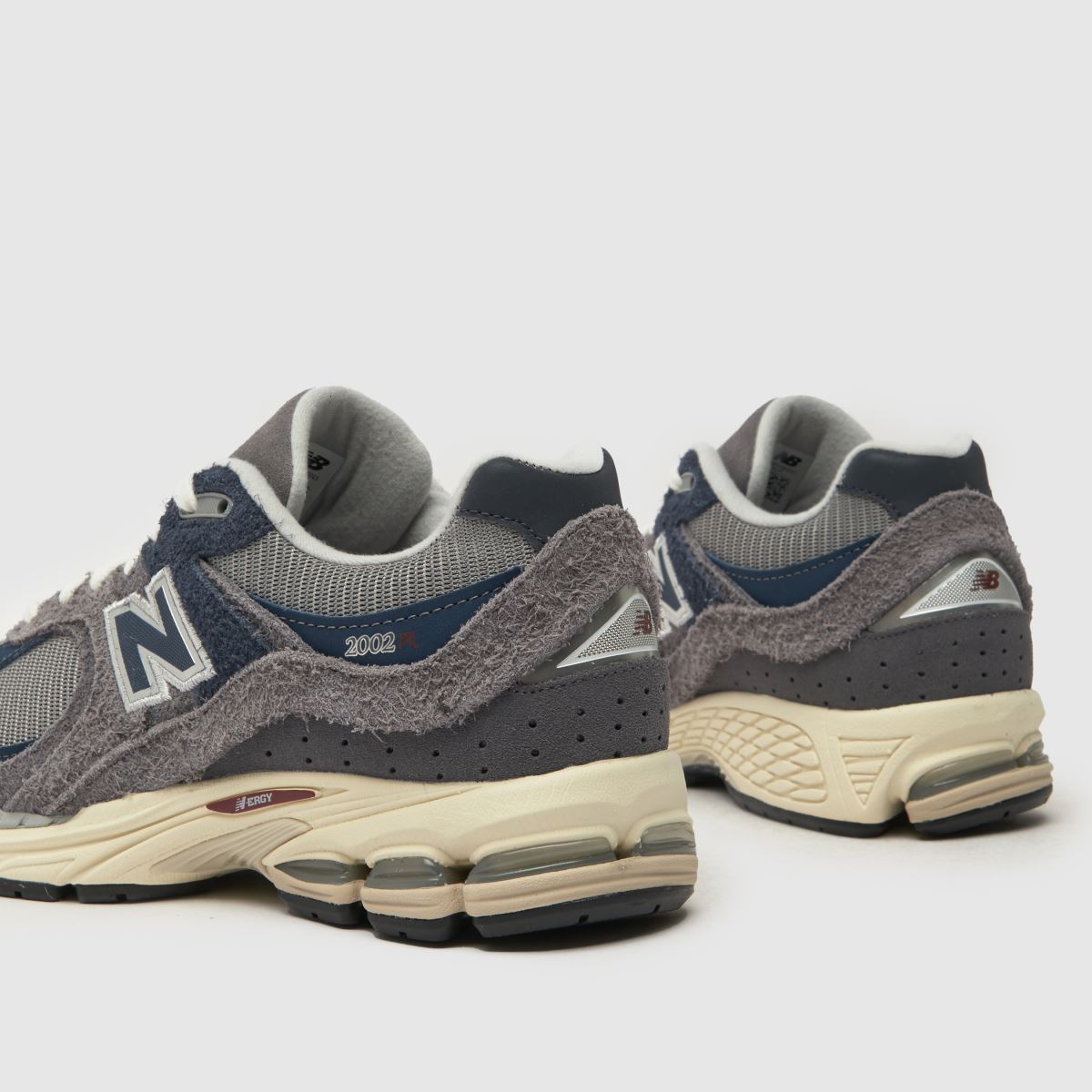 New Balance 2002r sportcipő szürke és sötétkék színben
