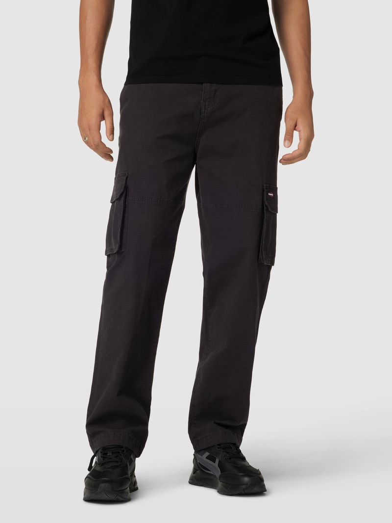 Cargohose mit Label-Detail in schwarz