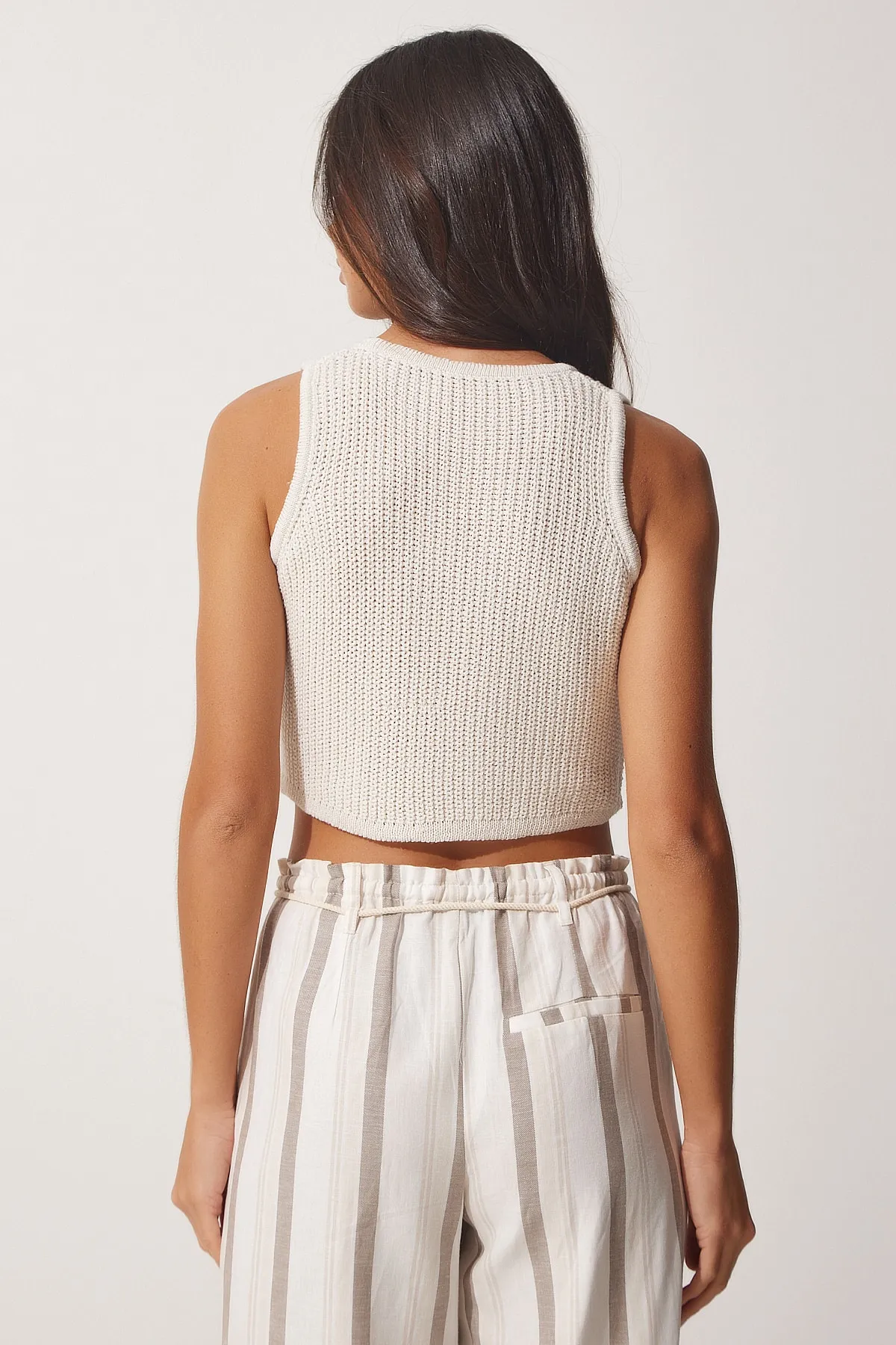 Happiness İstanbul  Cremefarbene Sommer-Crop-Strickbluse für Damen MC00185