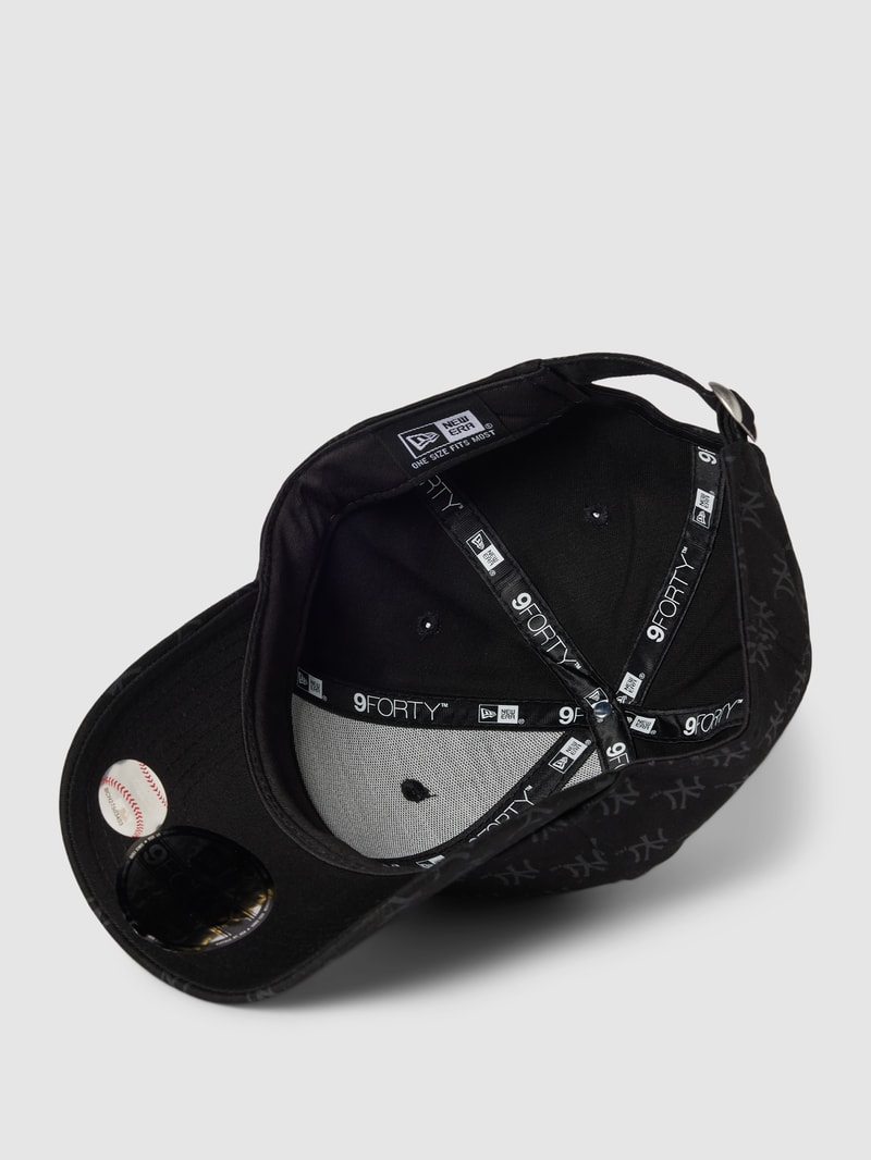 Basecap mit Logo-Muster in schwarz