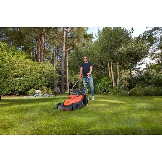 Kosiarka Black & Decker BEMW481BH-QS 42 cm 1800 W