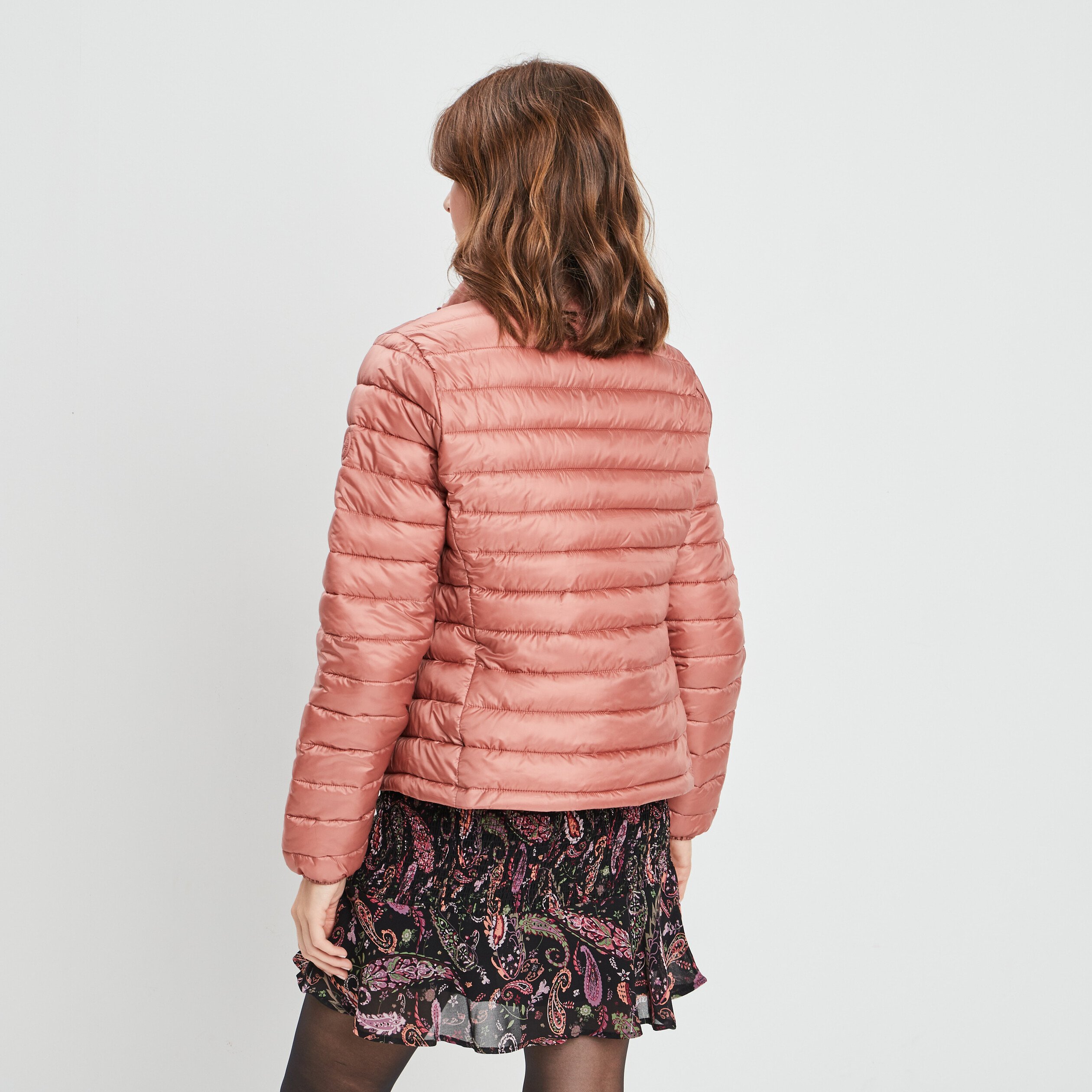Doudoune légère droite courte rose poudrée femme | La Halle
