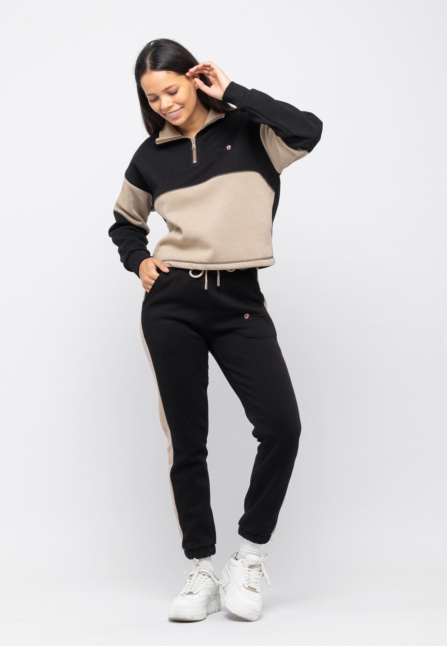 Tom Barron Freizeitanzug CASUAL REGULAR SIZE TRACKSUIT WITH EMBROIDERY, mit modernem Design