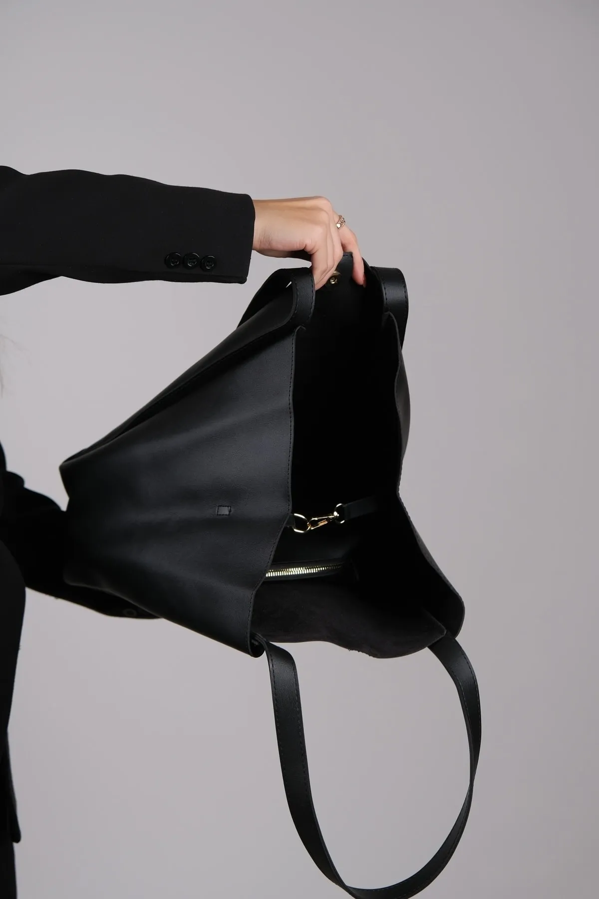 LuviShoes  Klos Schwarze Damen-Umhängetasche