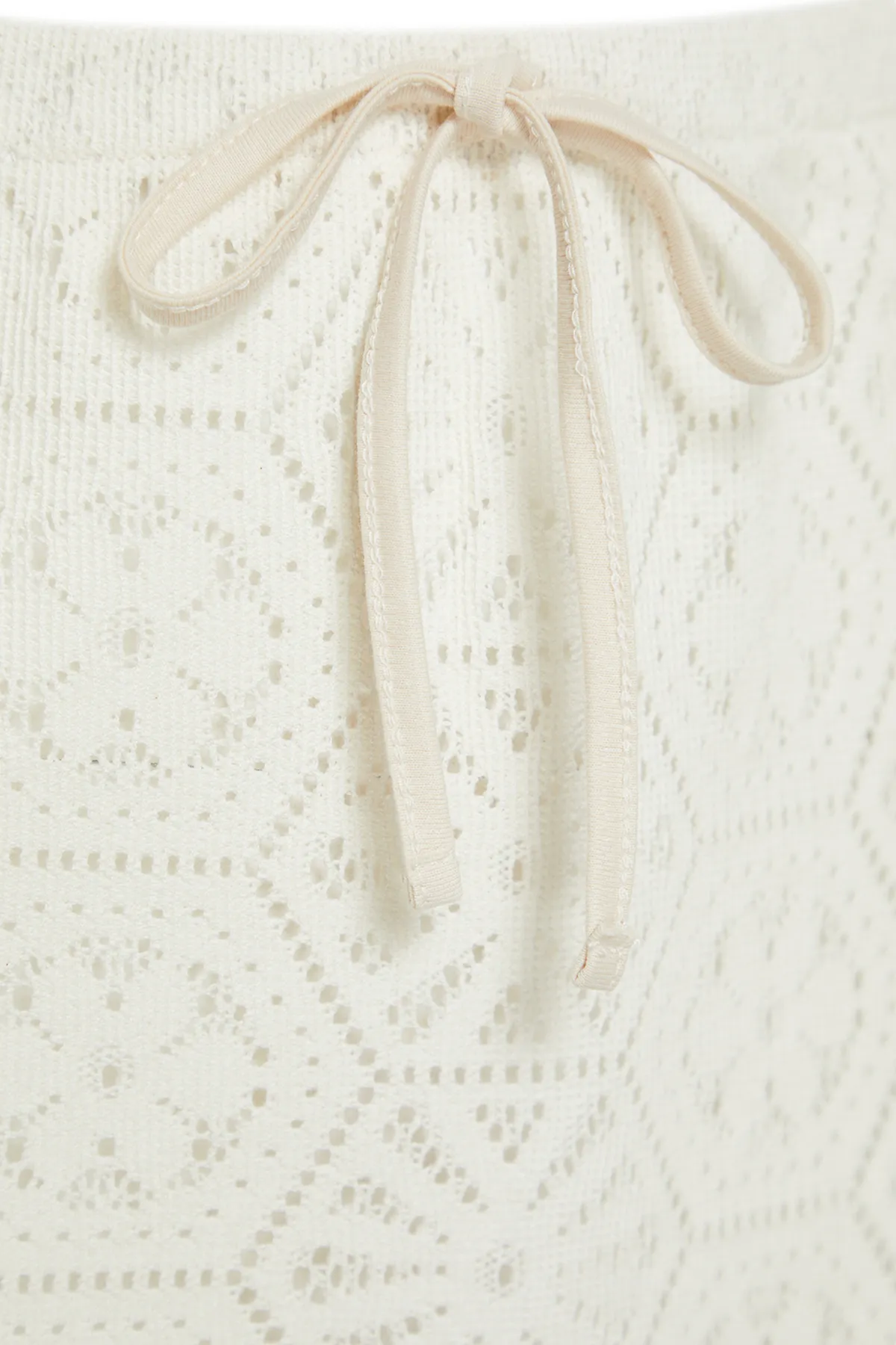 Trendyol Collection  Beige gestrickter Blusen- und Rockanzug aus 100 % Baumwolle im Strick-Look zum Binden TBESS24AU00049