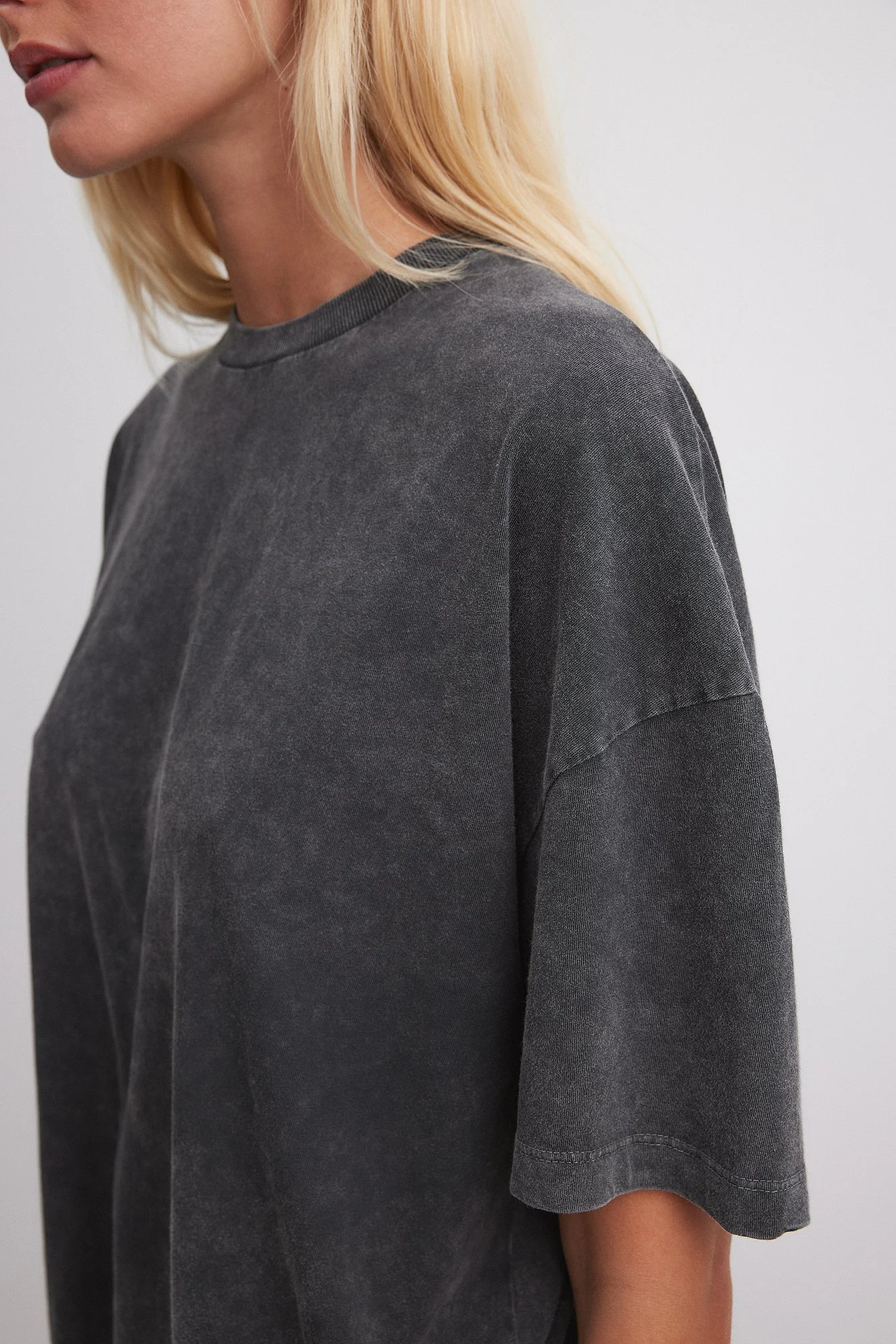 Oversize-T-Shirt in Acid-Wash-Optik