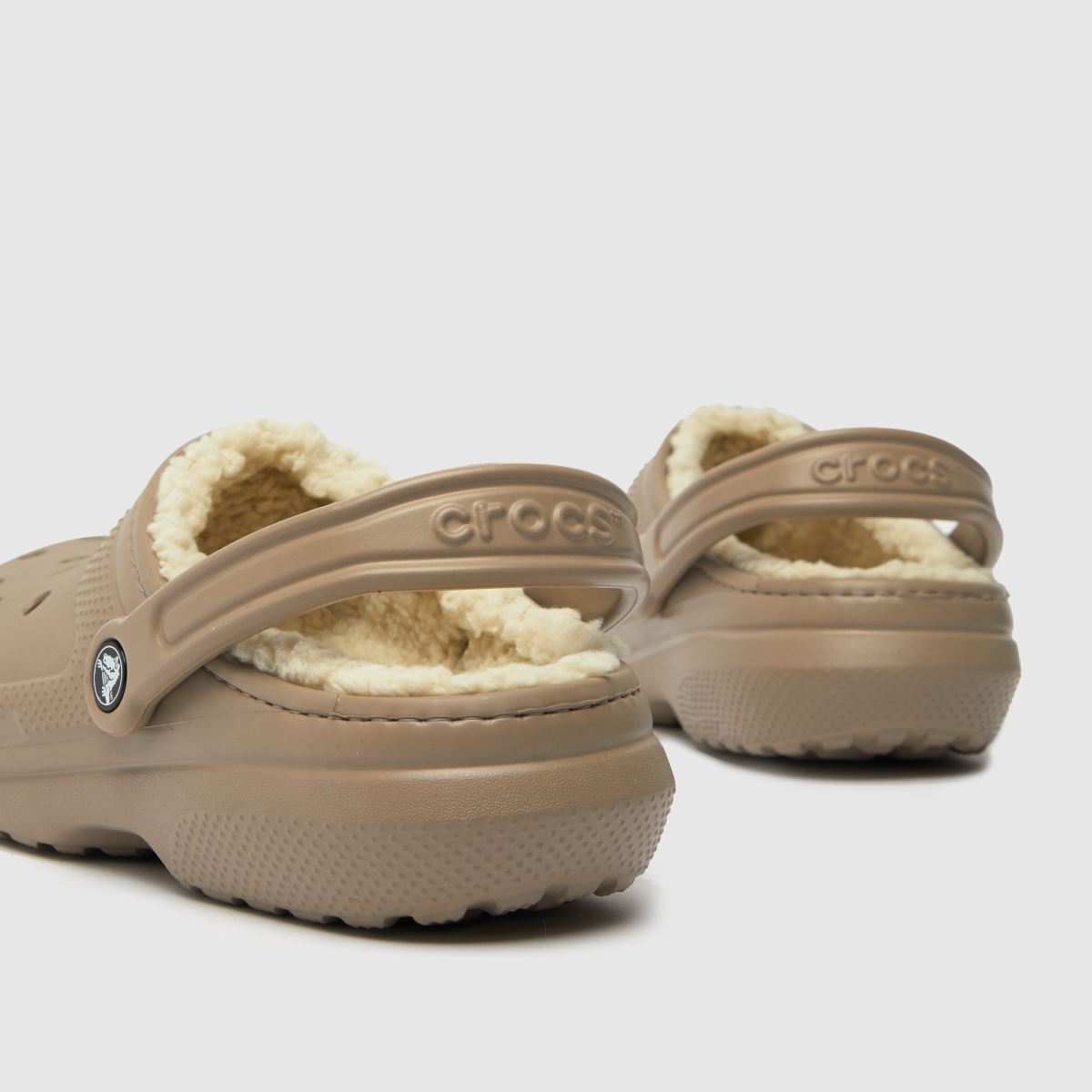 Klasični podloženi sandali Crocs v bež in rjavi barvi