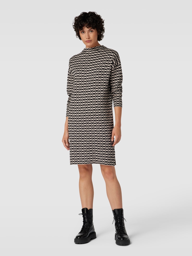 Knielanges Kleid mit Allover-Muster in beige meliert