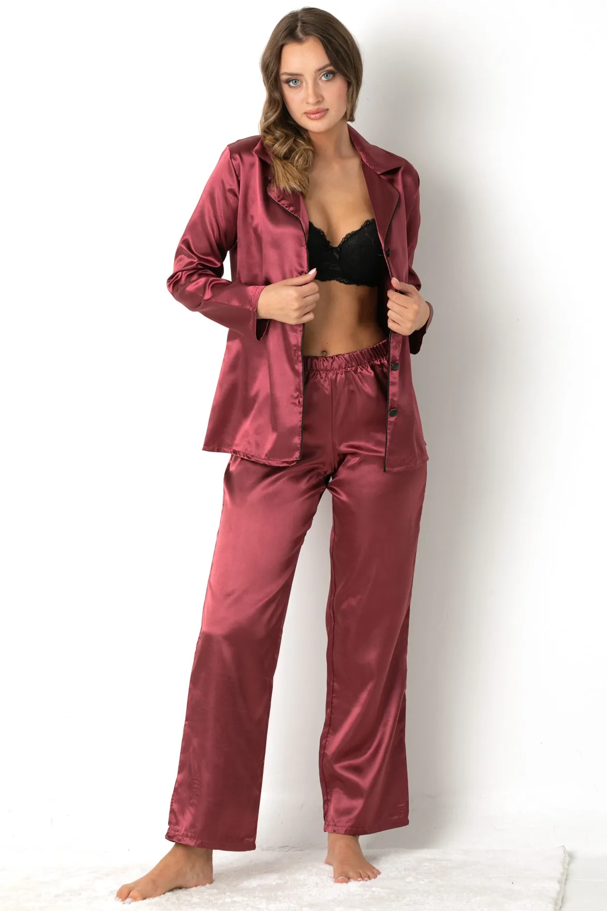 Doremi  Langarm-Pyjama-Set aus Satin