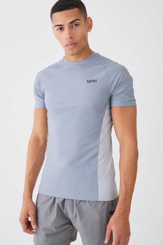 Man Active Muscle Fit Colorblock T-Shirt