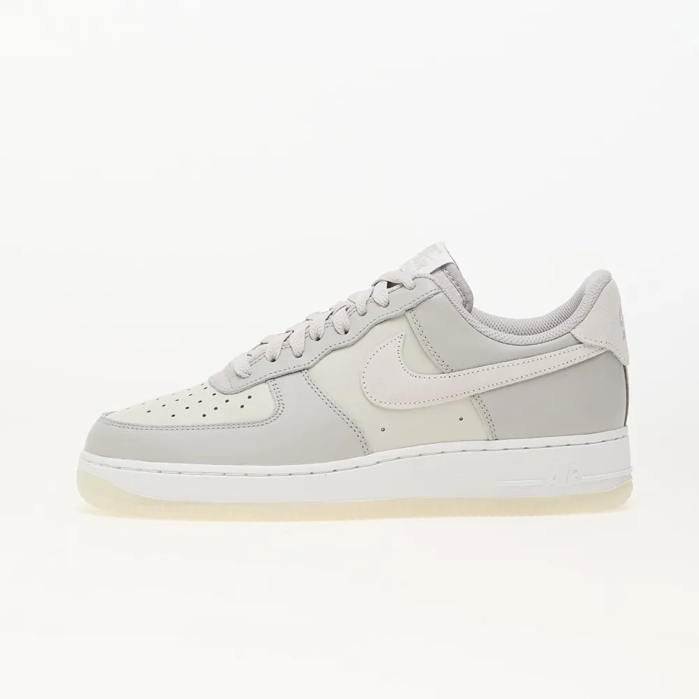 Nike Air Force 1 FN5832-001 / braun