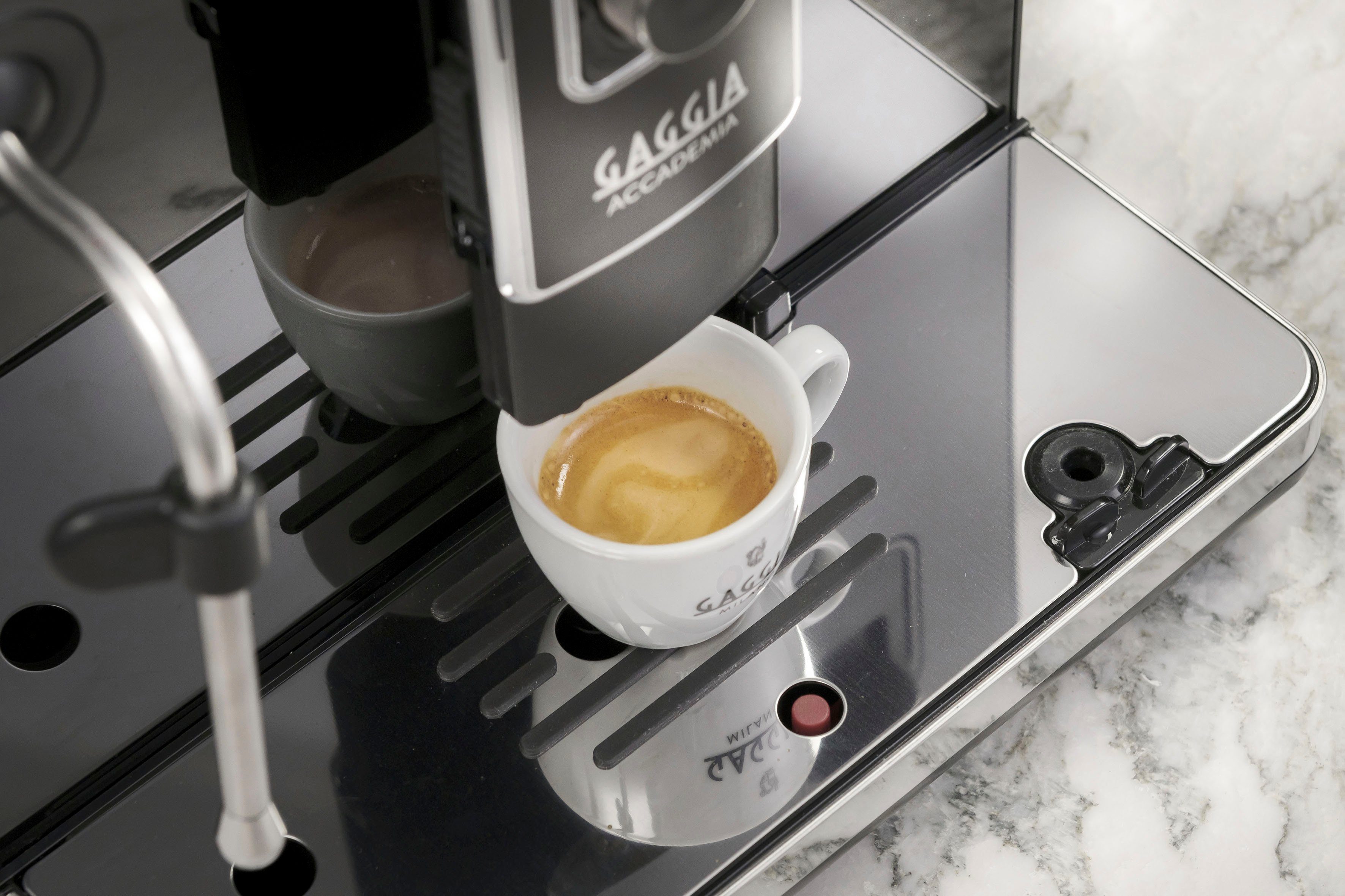 Gaggia Kaffeevollautomat Accademia, hochwertige schwarze Glasfront