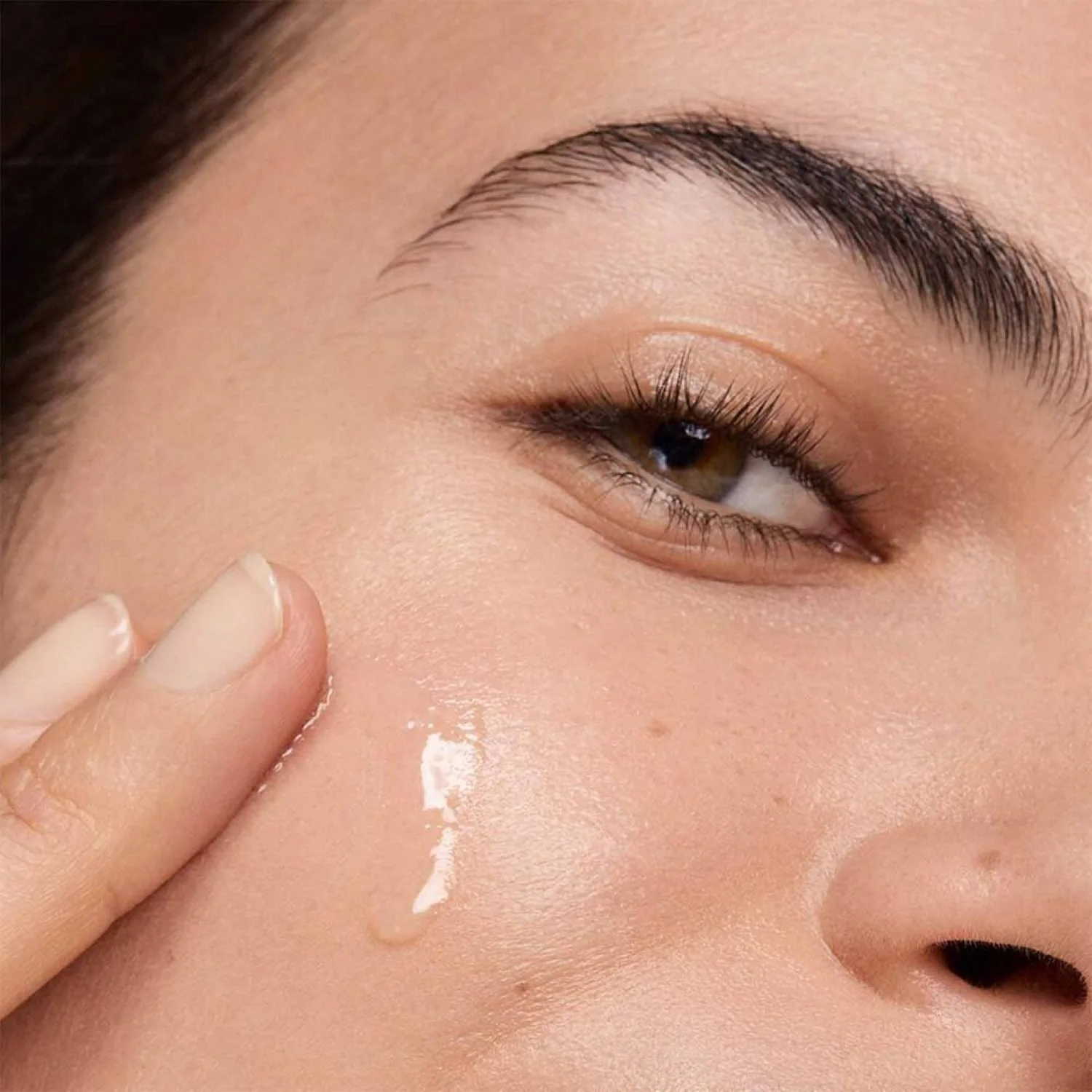 Multi-Active Glow Serum - Lysende ansiktsserum, avgiftende behandling, 24-timers fuktighetsgivende ansiktsbehandling